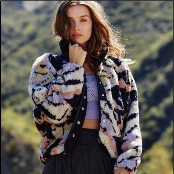 Free People Jackets & Blazers - Free People Printed Hit The Slopes Fleece Jacket